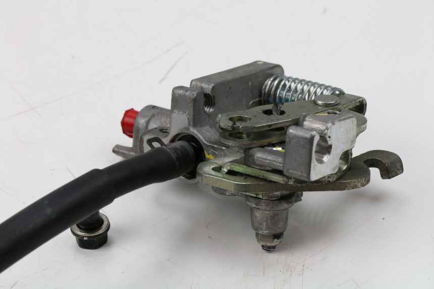 photo de DISTRIBUITORE FRENO HONDA PCX (JF28) 125 (2009 - 2011) - Dettagli dei punti di fissaggio