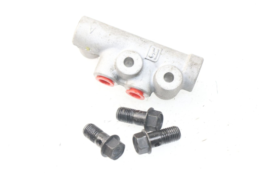 photo de DISTRIBUITORE FRENO SYM JOYMAX 250 (2013 - 2017) - Altra angolazione