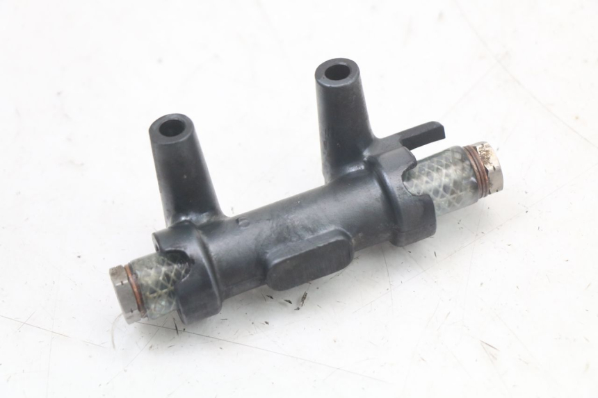 photo de DISTRIBUITORE FRENO KAWASAKI GTR 1000 (1994 - 2004) - Zoom sullo stato d'uso