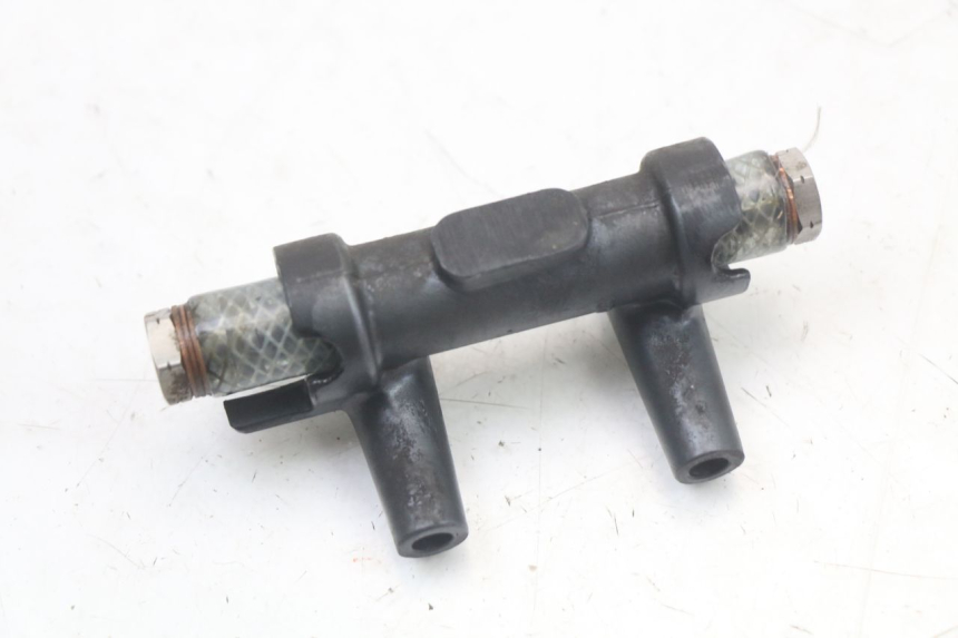 photo de DISTRIBUITORE FRENO KAWASAKI GTR 1000 (1994 - 2004) - Altra angolazione