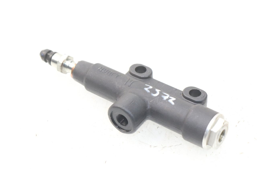 photo de DISTRIBUITORE FRENO PEUGEOT METROPOLIS 400 (2017 - 2020) - Zoom sullo stato d'uso