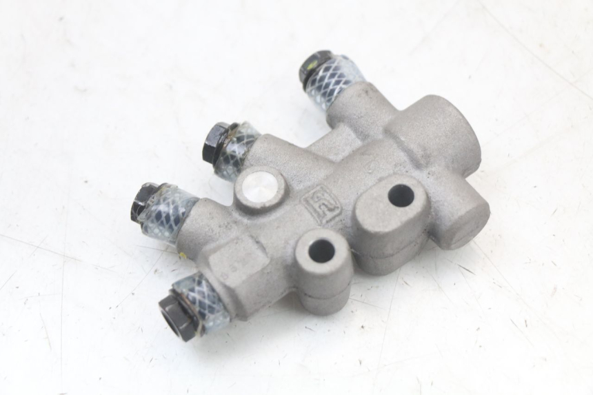 photo de TUBO FRENO PIAGGIO MP3 HPE 350 (2018 - 2020) - Primo piano tecnico