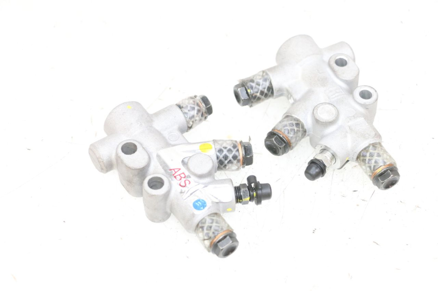 photo de TUBO FRENO PIAGGIO MP3 HPE 300 (2019 - 2026) - Zoom sullo stato d'uso