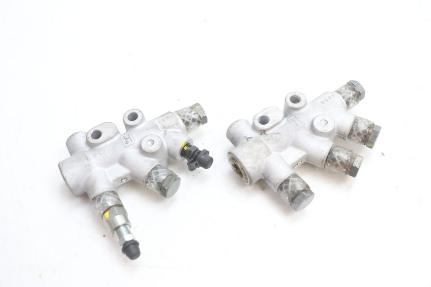 photo de DISTRIBUITORE FRENO PIAGGIO MP3 LT 400 (2007 - 2012) - Dettaglio del componente