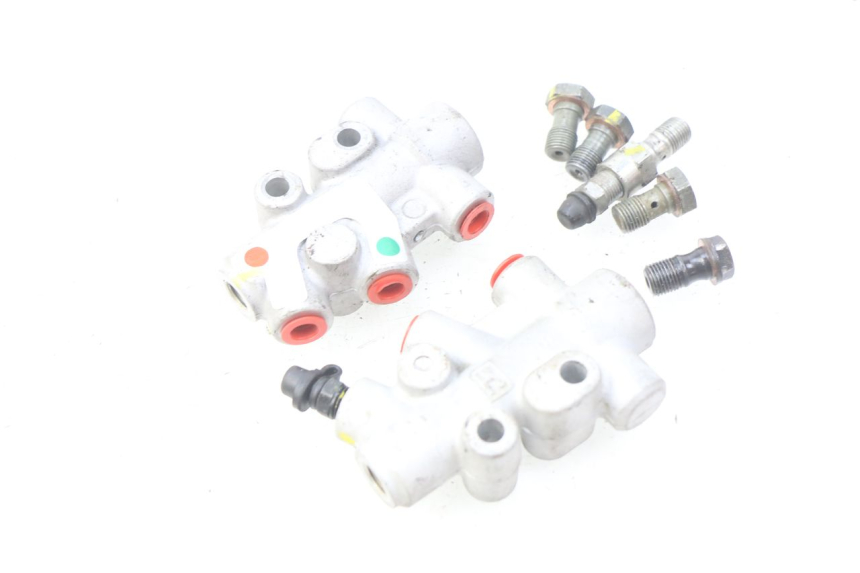 photo de DISTRIBUITORE FRENO PIAGGIO MP3 500 (2011 - 2015) - Vista principale