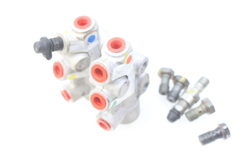 photo de DISTRIBUITORE FRENO PIAGGIO MP3 500 (2011 - 2015) - Dettaglio del componente