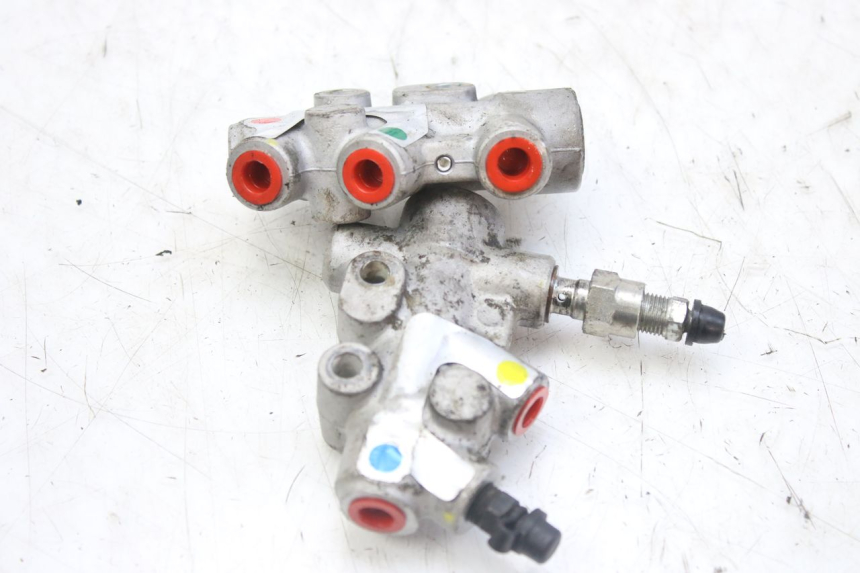 photo de DISTRIBUITORE FRENO PIAGGIO MP3 RL 250 (2006 - 2010) - Zoom sullo stato d'uso