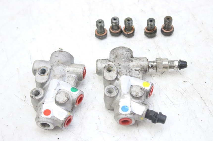 photo de DISTRIBUITORE FRENO PIAGGIO MP3 RL 250 (2006 - 2010) - Altra angolazione