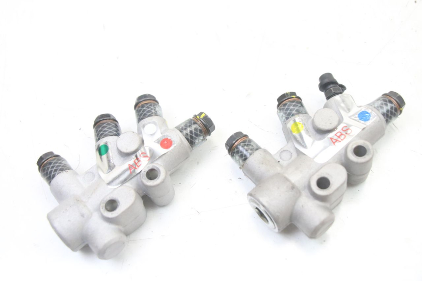 photo de DISTRIBUITORE FRENO PIAGGIO MP3 500 (2014 - 2017) - Zoom sullo stato d'uso