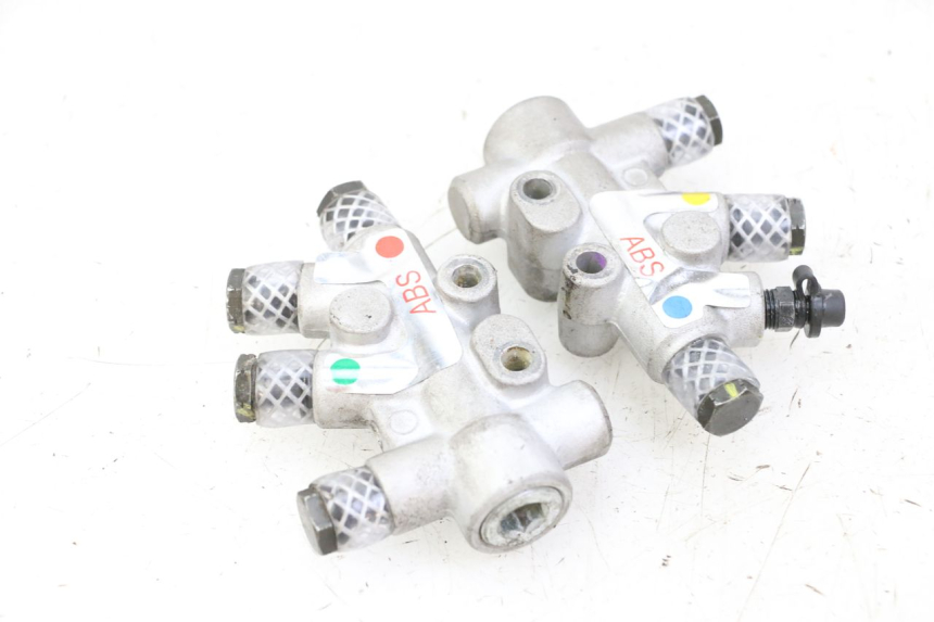 photo de DISTRIBUITORE FRENO PIAGGIO MP3 500 (2014 - 2017) - Zoom sullo stato d'uso