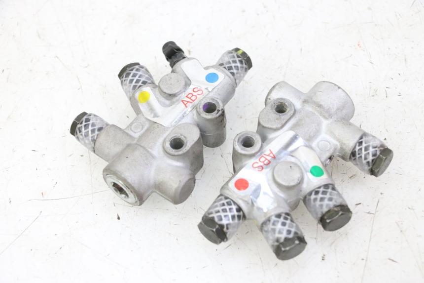 photo de DISTRIBUITORE FRENO PIAGGIO MP3 500 (2014 - 2017) - Primo piano tecnico