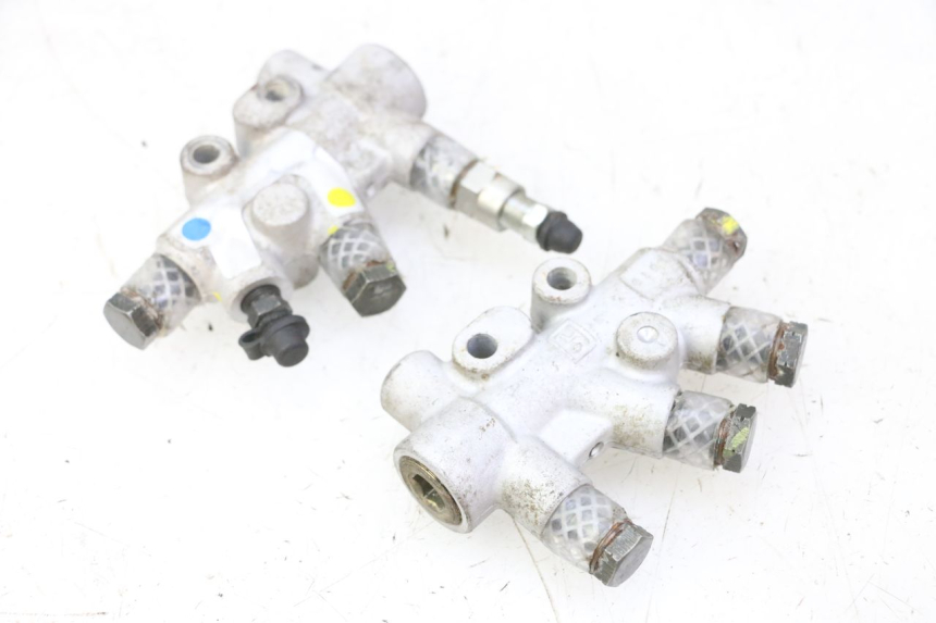 photo de DISTRIBUITORE FRENO PIAGGIO MP3 RL 250 (2006 - 2010) - Altra angolazione