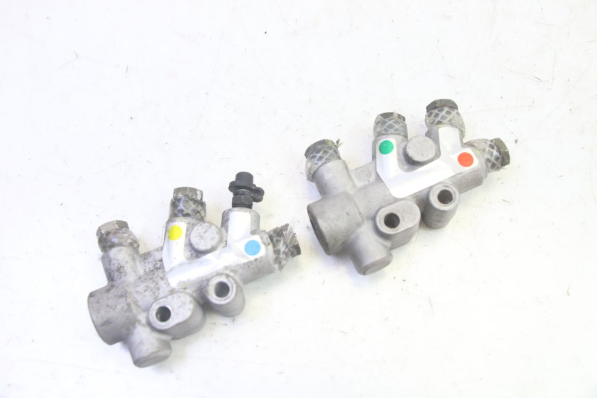 photo de DISTRIBUITORE FRENO PIAGGIO MP3 RL 250 (2006 - 2010) - Dettaglio del componente