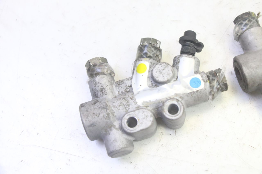 photo de DISTRIBUITORE FRENO PIAGGIO MP3 RL 250 (2006 - 2010) - Zoom sullo stato d'uso