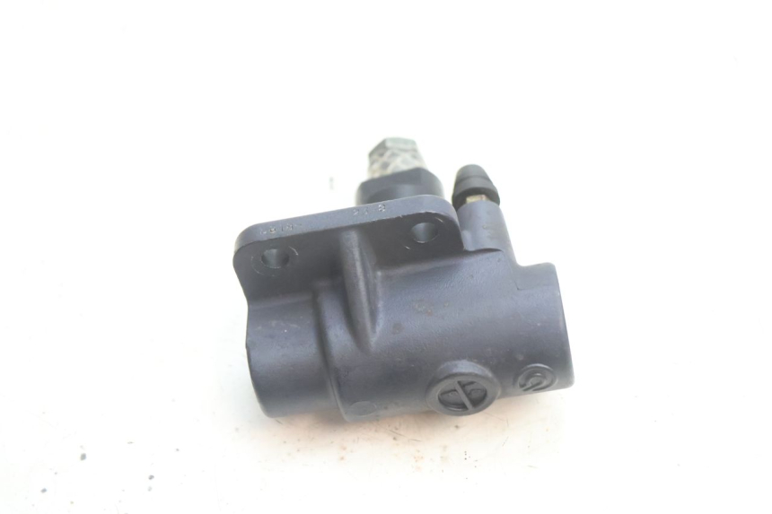 photo de DISTRIBUITORE FRENO PIAGGIO X9 EVOLUTION 125 (2003 - 2007) - Altra angolazione
