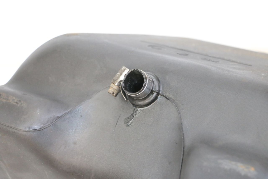 photo de SERBATOIO CARBURANTE  YAMAHA AEROX 50 (1997 - 2006) - Altra angolazione