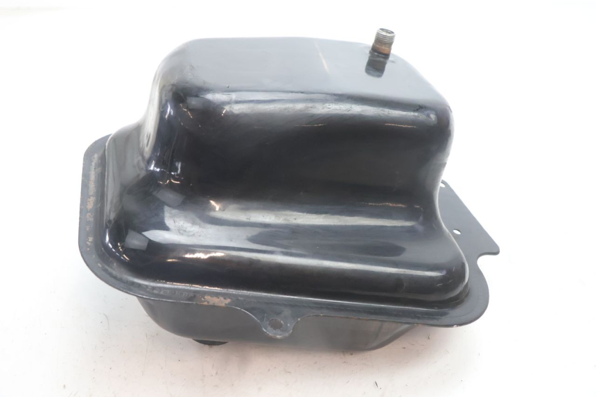 photo de SERBATOIO CARBURANTE KYMCO AGILITY 4T 50 (2005 - 2018) - Dettagli dei punti di fissaggio