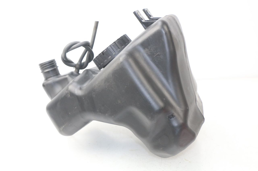photo de Serbatoio carburante APRILIA ATLANTIC 125 (2003 - 2009) - Primo piano tecnico
