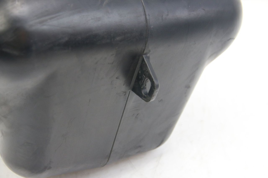 photo de SERBATOIO CARBURANTE APRILIA ATLANTIC 500 (2002 - 2003) - Caratteristiche distintive