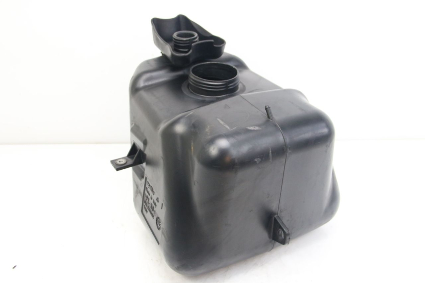 photo de SERBATOIO CARBURANTE APRILIA ATLANTIC 500 (2002 - 2003) - Zoom sullo stato d'uso