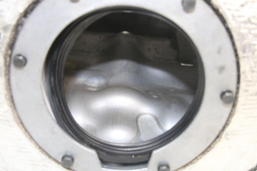 photo de SERBATOIO CARBURANTE  BMW S RR ABS S1000RR 1000 (2015 - 2018) - Primo piano tecnico