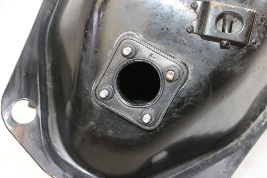 photo de SERBATOIO CARBURANTE  MAG POWER BOMBERS 4T 50 (2016 - 2026) - Altra angolazione