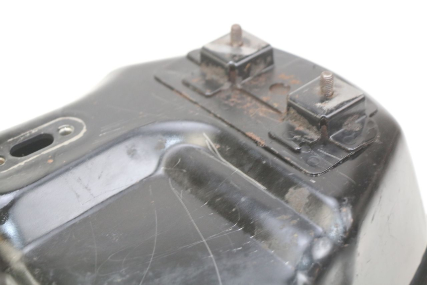 photo de SERBATOIO CARBURANTE MBK BOOSTER SPIRIT 50 (1999 - 2003) - Primo piano tecnico