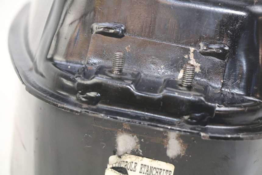 photo de SERBATOIO CARBURANTE MBK BOOSTER SPIRIT 50 (1999 - 2003) - Dettagli dei punti di fissaggio