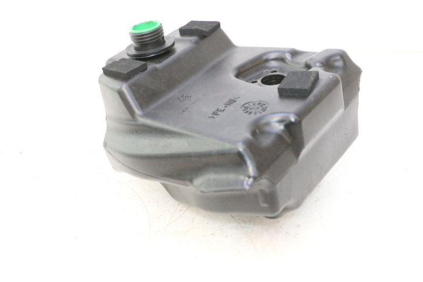 photo de SERBATOIO CARBURANTE MBK BOOSTER SPIRIT 50 (2004 - 2017) - Primo piano tecnico