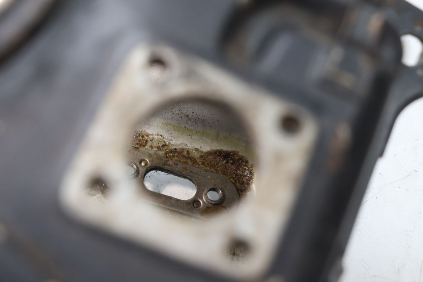 photo de SERBATOIO CARBURANTE MBK BOOSTER SPIRIT 50 (1999 - 2003) - Primo piano tecnico