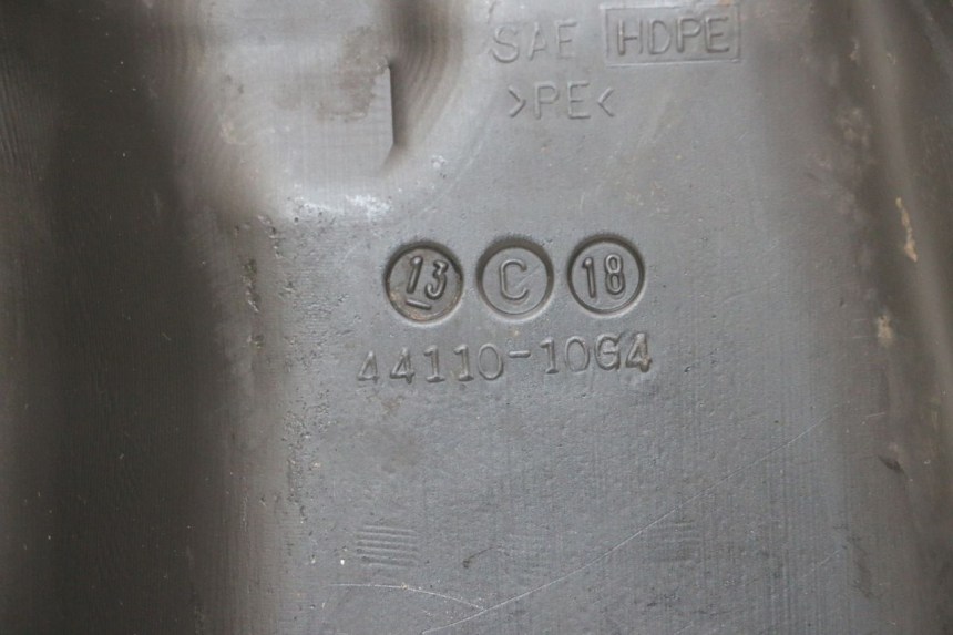 photo de SERBATOIO CARBURANTE  SUZUKI BURGMAN 650 (2013 - 2020) - Zoom sullo stato d'uso