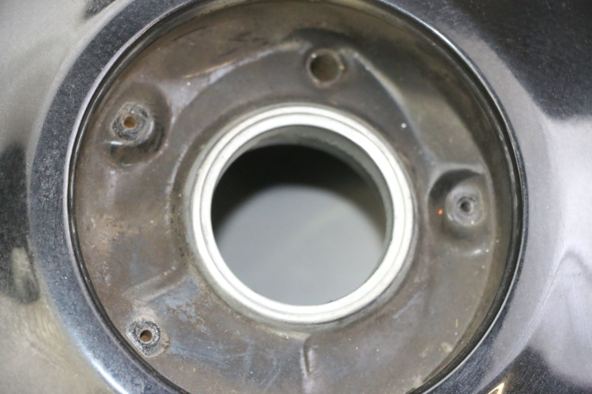 photo de Serbatoio carburante HONDA CBF 500 (2004 - 2007) - Dettagli dei punti di fissaggio