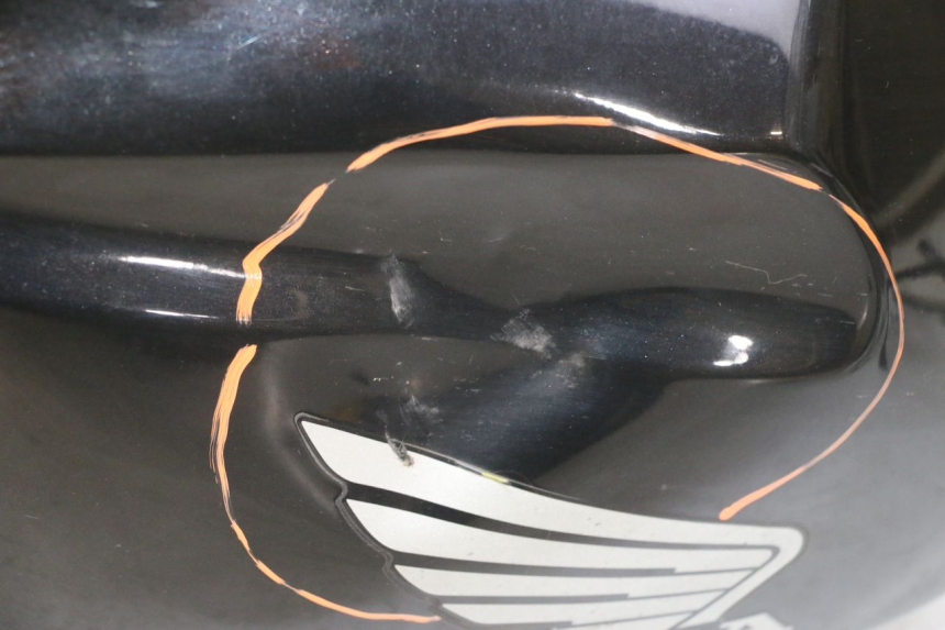 photo de Serbatoio carburante HONDA CBF 500 (2004 - 2007) - Stato della superficie e materiale