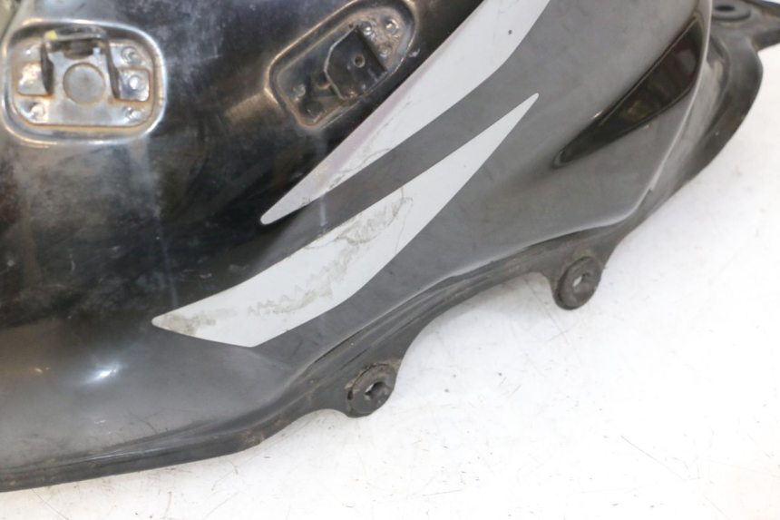 photo de SERBATOIO CARBURANTE  HONDA CBF 125 (2009 - 2015) - Focus sulla struttura