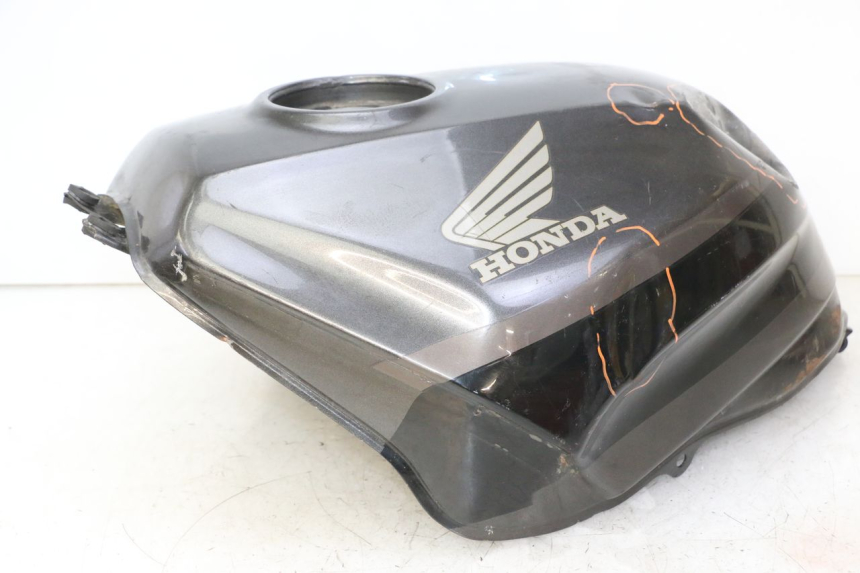 photo de SERBATOIO CARBURANTE  HONDA CBR F SC25 1000 (1989 - 1992) - Angolazione alternativa