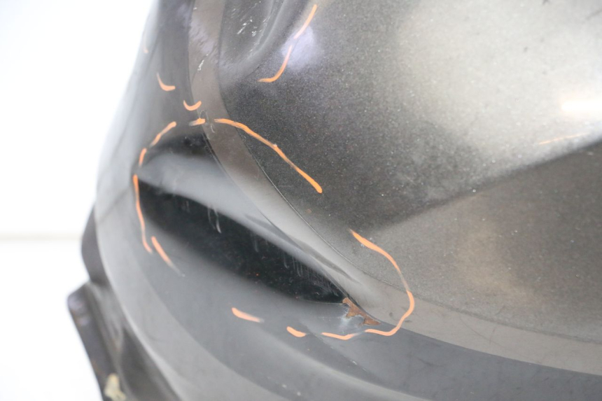 photo de SERBATOIO CARBURANTE  HONDA CBR F SC25 1000 (1989 - 1992) - Primo piano tecnico