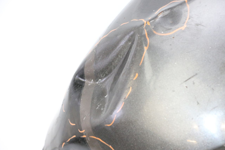 photo de SERBATOIO CARBURANTE  HONDA CBR F SC25 1000 (1989 - 1992) - Dettagli dei punti di fissaggio