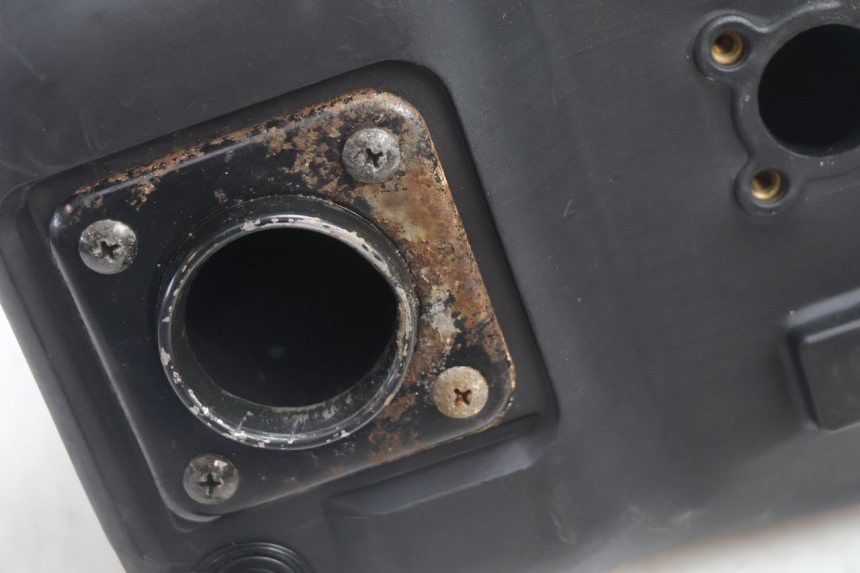 photo de SERBATOIO CARBURANTE  TGB CITY RS 50 (2011 - 2016) - Primo piano tecnico
