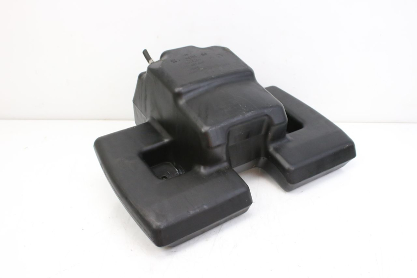 photo de SERBATOIO CARBURANTE PEUGEOT CITYSTAR 50 (2013 - 2017) - Dettagli dei punti di fissaggio