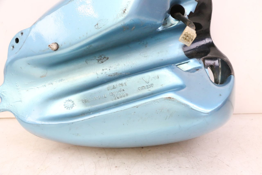 photo de SERBATOIO CARBURANTE  APRILIA CLASSIC 125 (1995 - 2001) - Primo piano tecnico