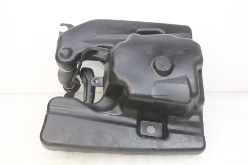 photo de SERBATOIO CARBURANTE PEUGEOT DJANGO 4T 50 (2014 - 2019) - Zoom sullo stato d'uso