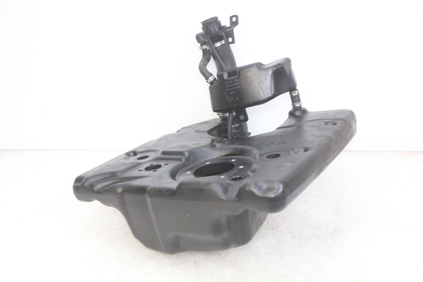 photo de SERBATOIO CARBURANTE PEUGEOT DJANGO 4T 50 (2014 - 2019) - Vista d'insieme del prodotto