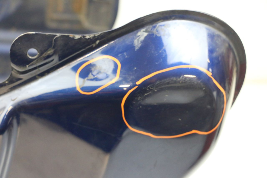 photo de SERBATOIO CARBURANTE  SUZUKI DL V STROM 1000 (2002 - 2007) - Primo piano tecnico