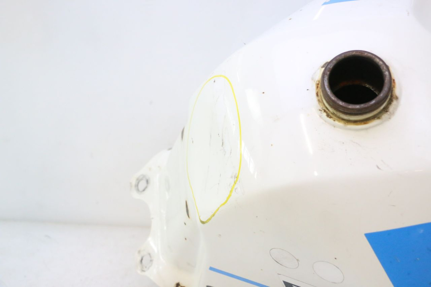 photo de SERBATOIO CARBURANTE  SUZUKI DR S 600 (1985 - 1989) - Caratteristiche distintive