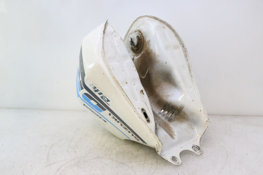 photo de SERBATOIO CARBURANTE  SUZUKI DR S 600 (1985 - 1989) - Zoom sullo stato d'uso