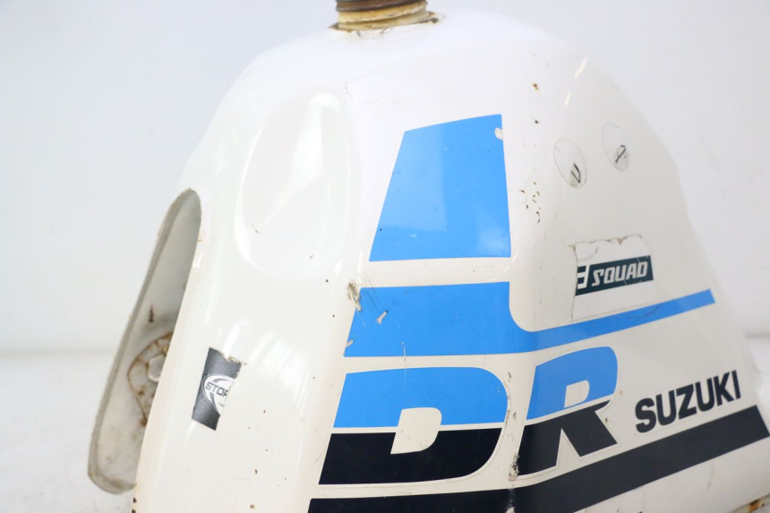 photo de SERBATOIO CARBURANTE  SUZUKI DR S 600 (1985 - 1989) - Dettaglio del componente