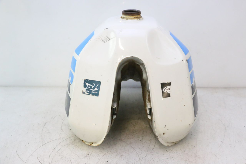 photo de SERBATOIO CARBURANTE  SUZUKI DR S 600 (1985 - 1989) - Primo piano tecnico