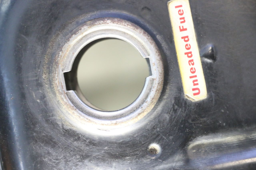 photo de SERBATOIO CARBURANTE  CF MOTO E-CHARM 125 (2005 - 2008) - Zoom sullo stato d'uso