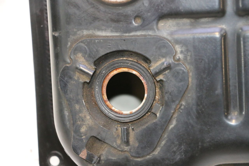 photo de SERBATOIO CARBURANTE  CF MOTO E-CHARM 125 (2005 - 2008) - Primo piano tecnico