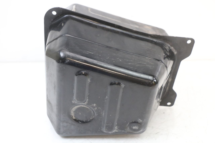 photo de SERBATOIO CARBURANTE  LONGJIA EASY MAX 125 (2020 - 2024) - Dettagli dei punti di fissaggio